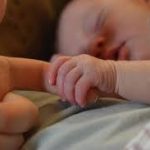 6 kata mutiara romantis untuk ibu dengan bayi mungil